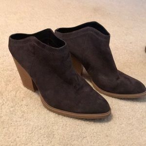 Short ankle boots